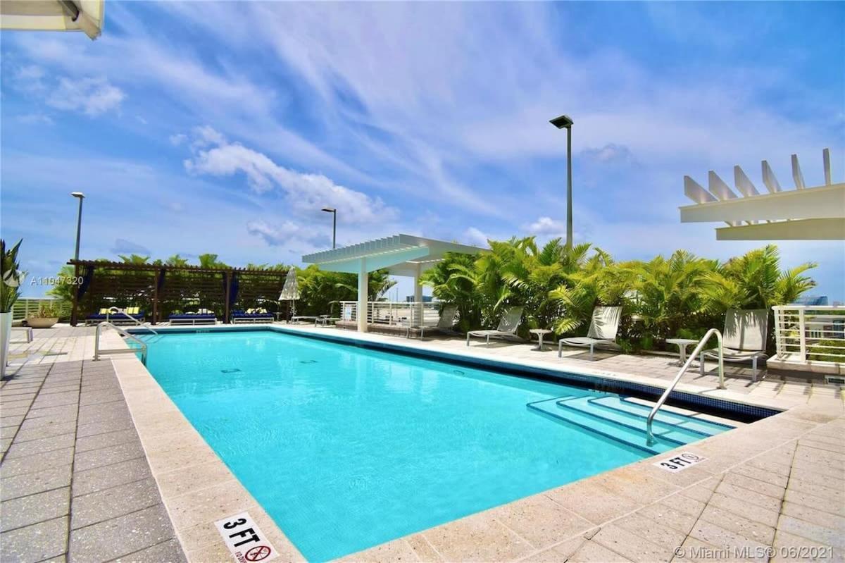 City Condo In Midtown Wynwood With Pool And Parking Miami Bagian luar foto